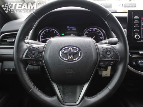 Used 2024 Toyota Camry SE image 13