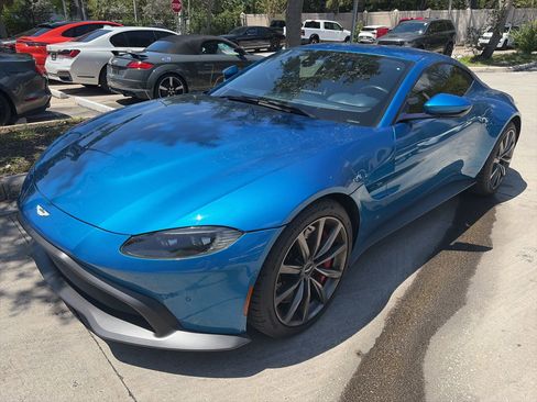 Used 2020 Aston Martin V8 Vantage Coupe RWD image 2