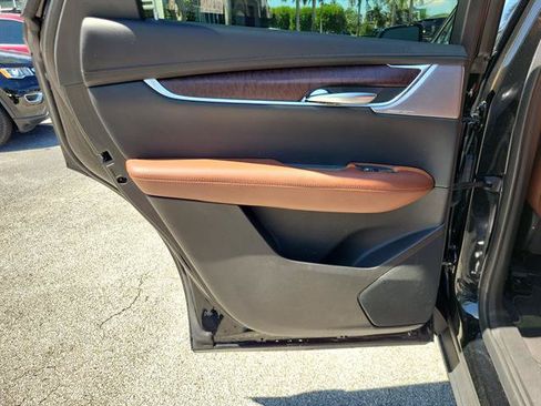 Certified 2023 Cadillac XT5 Premium Luxury FWD image 29