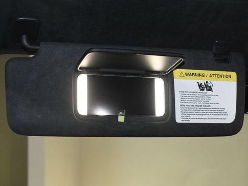 Used 2022 Rivian R1S Launch Edition image 25