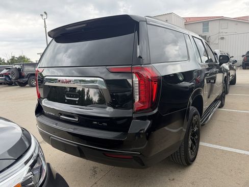 Used 2023 GMC Yukon XL SLE w/ Gmc Pro Safety Plus Package RWD image 3