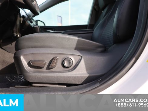 Used 2020 Toyota Camry SE image 21