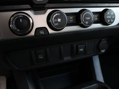 Used 2020 Toyota Tacoma SR image 14