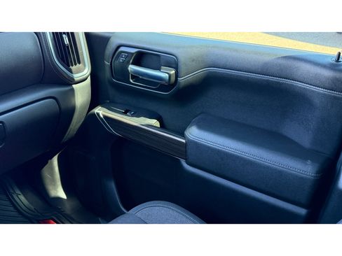 Used 2020 Chevrolet Silverado 1500 LT image 18