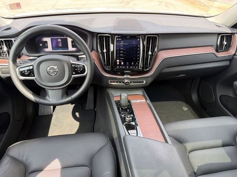 Used 2023 Volvo XC60 B5 Plus w/ Climate Package AWD/4WD image 16