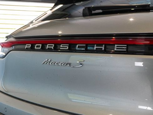 Certified 2023 Porsche Macan S AWD/4WD image 14