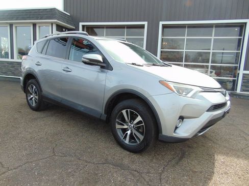 Used 2018 Toyota RAV4 XLE w/ Plus Extra Value Package image 6