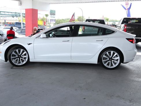 Used 2018 Tesla Model 3 Mid Range RWD image 11