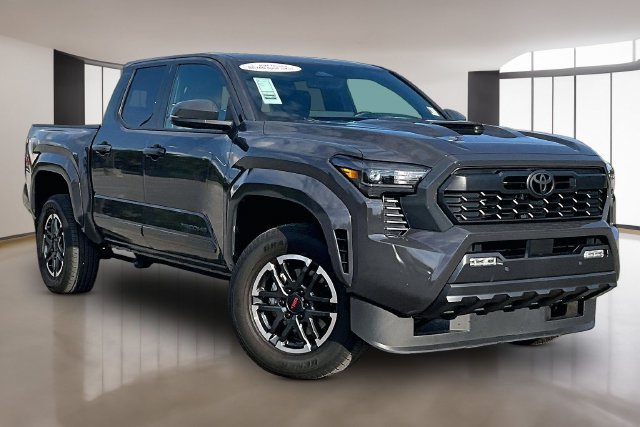 Used 2024 Toyota Tacoma TRD Sport w/ TRD Sport Upgrade Package AWD/4WD image 3