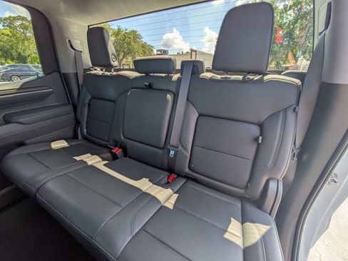 Used 2025 GMC Sierra 1500 SLT RWD image 7