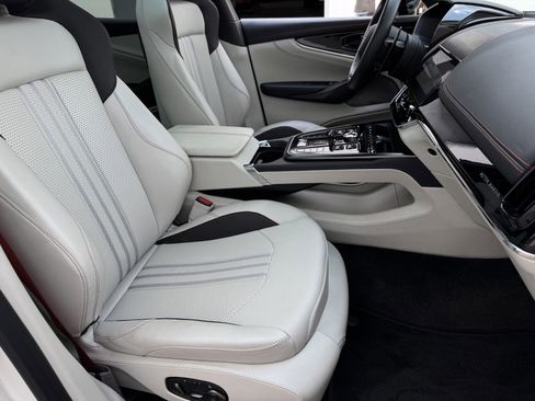 Used 2025 Aston Martin DBX 707 image 17