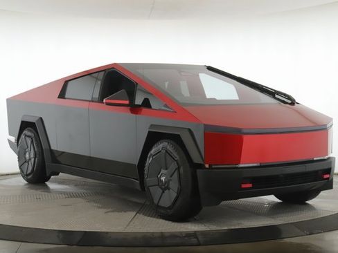 Used 2024 Tesla Cybertruck AWD Crew Cab image 2