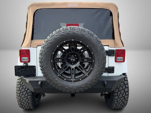 Used 2017 Jeep Wrangler Unlimited Sahara w/ Dual Top Group image 7