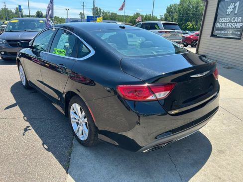 Used 2015 Chrysler 200 Limited FWD image 7