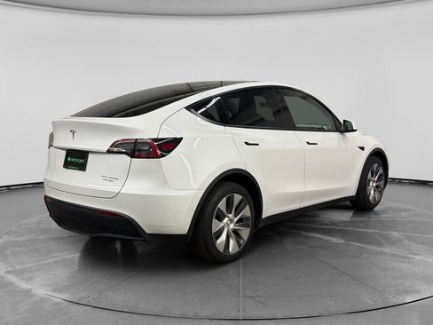 Used 2023 Tesla Model Y Long Range AWD/4WD image 3