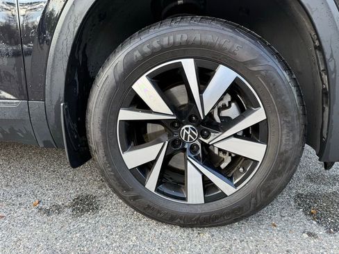 Used 2023 Volkswagen Atlas Cross Sport SE image 8