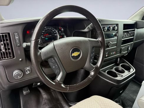 Used 2021 Chevrolet Express 3500 w/ Driver Convenience Package RWD image 23