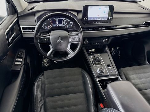 Used 2022 Mitsubishi Outlander SE image 17