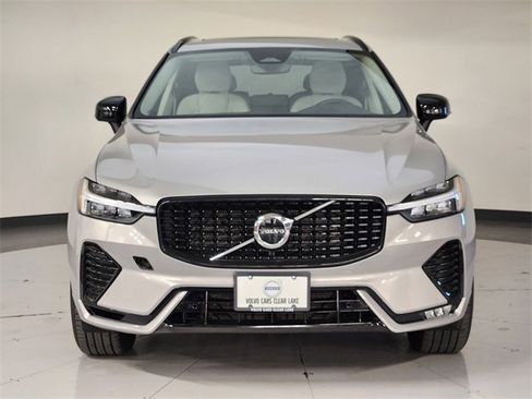 Used 2025 Volvo XC60 B5 Core image 9