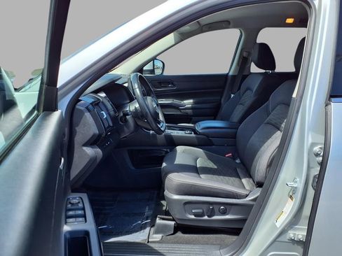 Certified 2025 Nissan Pathfinder SV AWD/4WD image 22