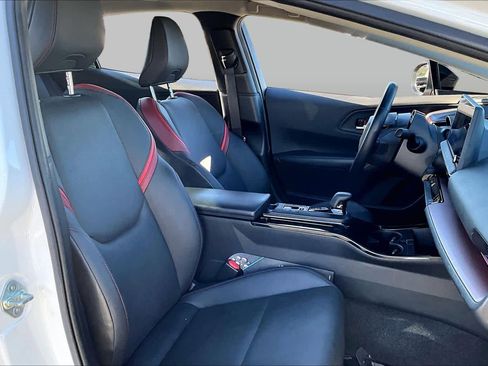 Used 2023 Toyota Prius Prime Premium FWD image 8