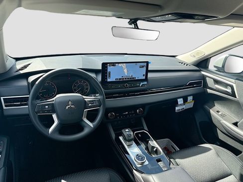 New 2026 Mitsubishi Outlander ES FWD image 23