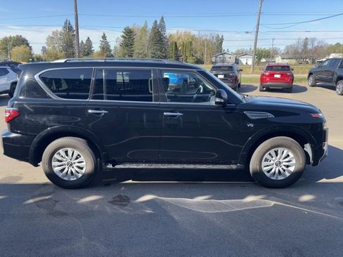Used 2022 Nissan Armada SV image 5