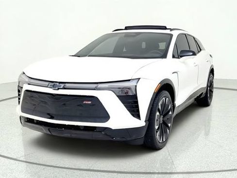 Used 2024 Chevrolet Blazer EV RS RWD image 3