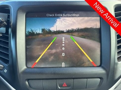 Used 2015 Jeep Cherokee Limited w/ Luxury Group image 13