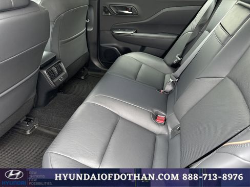 Used 2023 Toyota Crown image 12