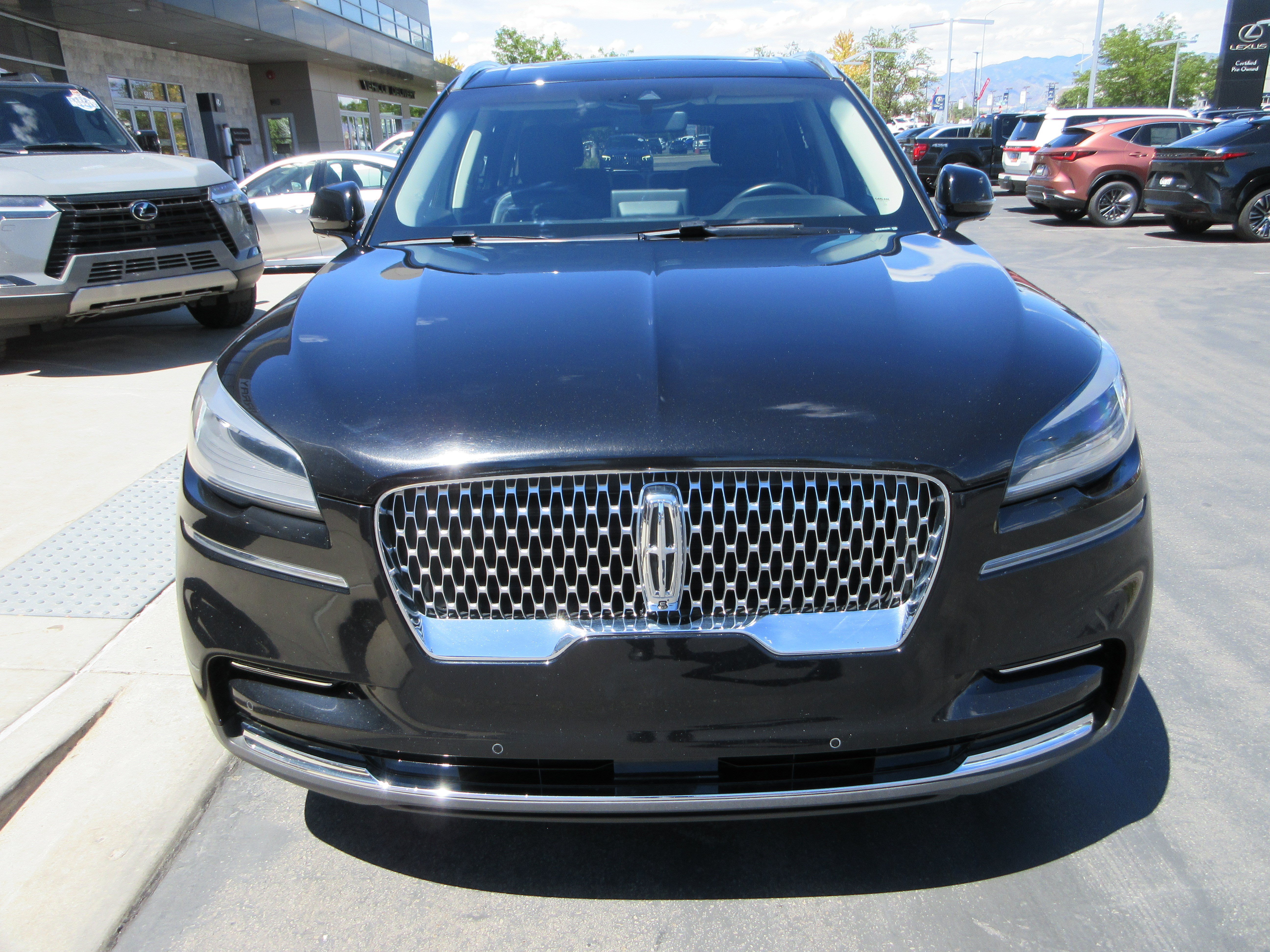 Used 2024 Lincoln Aviator Reserve AWD/4WD image 16
