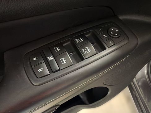 Used 2015 Jeep Grand Cherokee Overland AWD/4WD image 26
