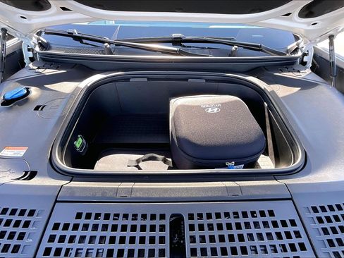 New 2026 Hyundai Ioniq 9 Limited image 12