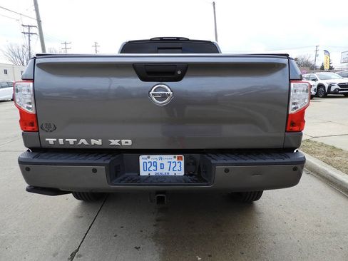 Used 2018 Nissan Titan SL w/ Chrome Package AWD/4WD image 8