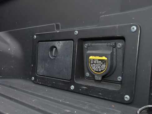 Used 2012 Toyota Tacoma PreRunner w/ TRD Sport Pkg image 11