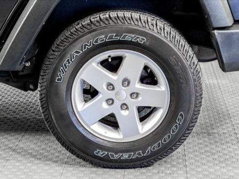 Used 2017 Jeep Wrangler Unlimited Sport w/ Quick Order Package 23S image 32