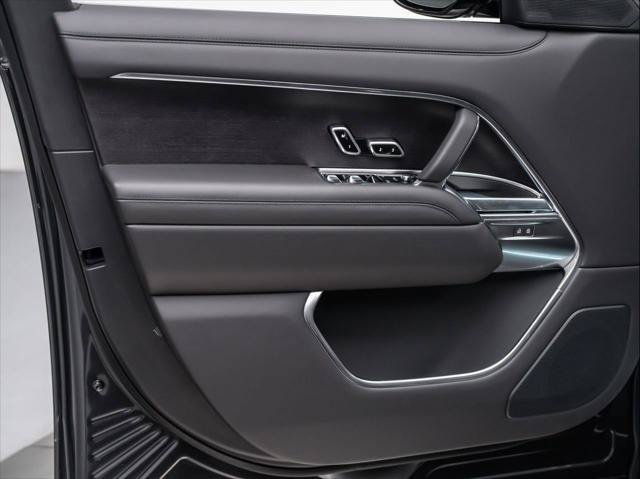 New 2026 Land Rover Range Rover SE AWD/4WD image 23