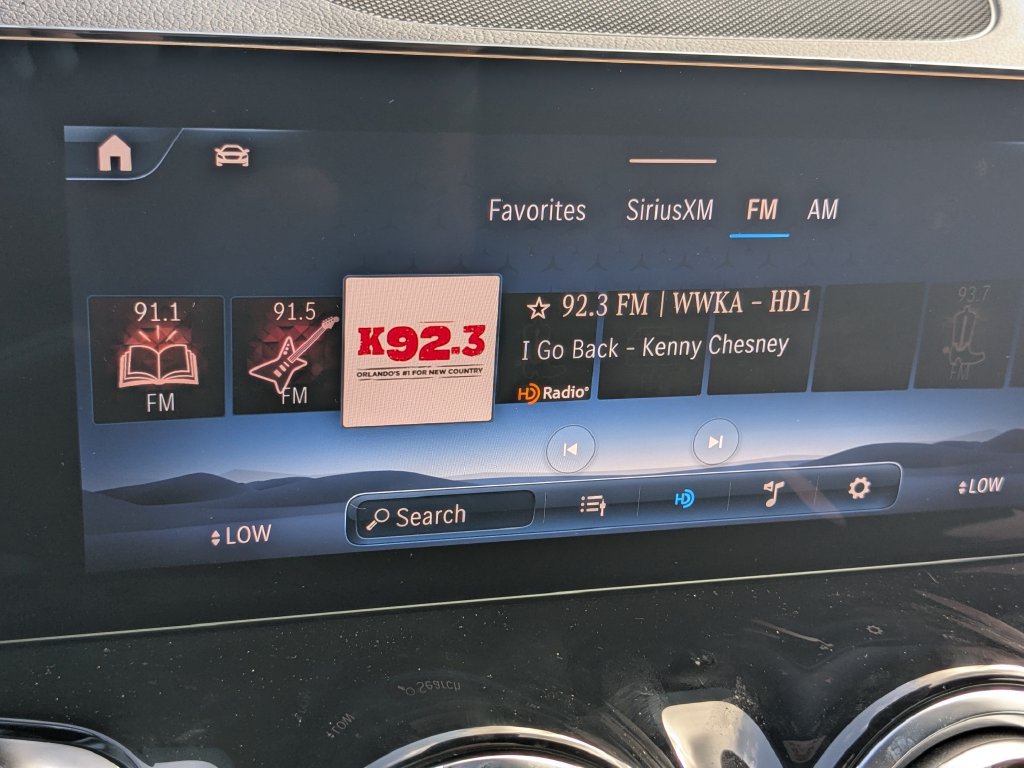 Used 2024 Mercedes-Benz GLB 250 4MATIC image 8
