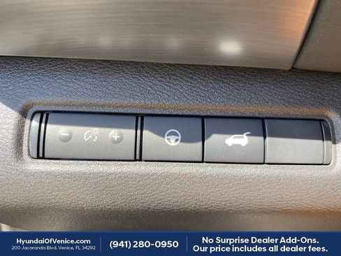 Used 2024 Nissan Pathfinder SL FWD image 15