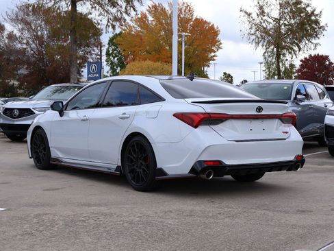 Used 2021 Toyota Avalon TRD image 4
