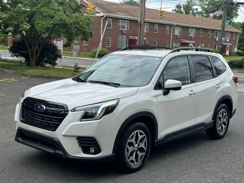 Used 2024 Subaru Forester Premium AWD/4WD image 1