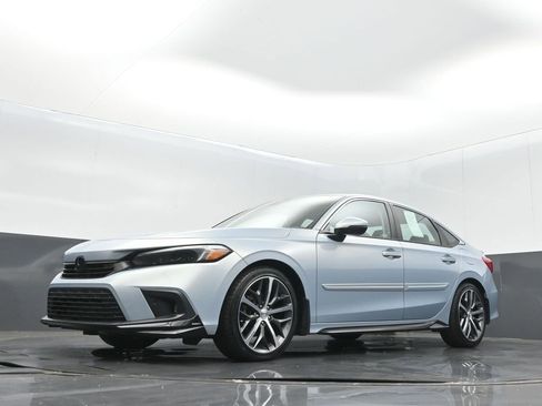 Used 2023 Honda Civic Touring image 13