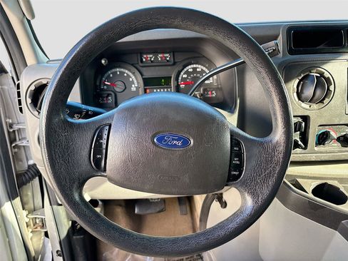 Used 2013 Ford E-350 and Econoline 350 XLT image 12