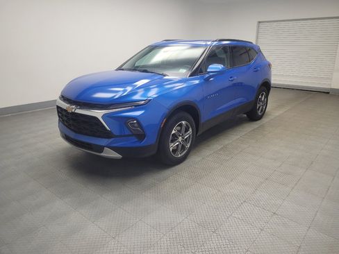 Used 2024 Chevrolet Blazer LT w/ Convenience Package FWD image 2