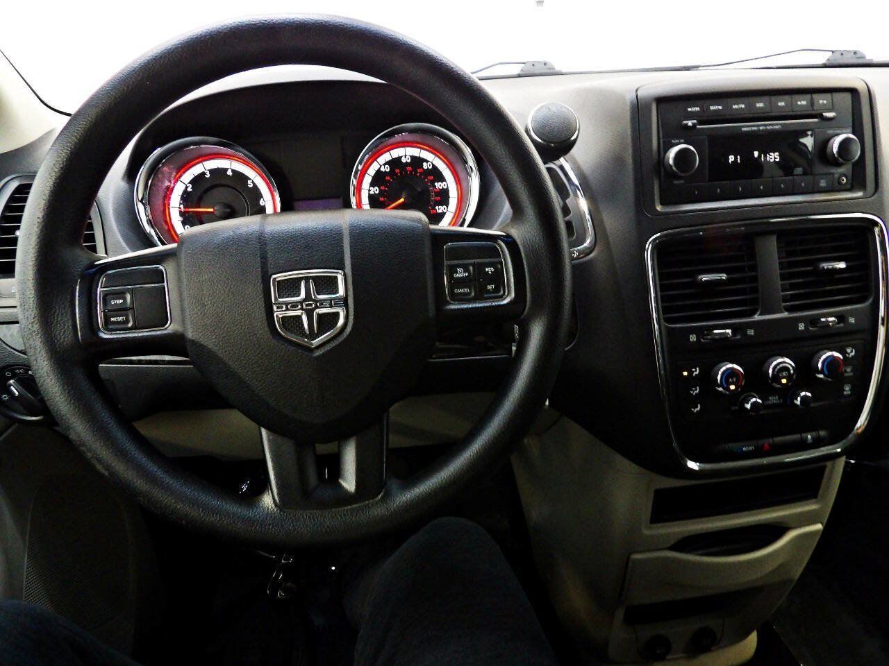 Used 2016 Dodge Grand Caravan SE w/ Quick Order Package 29E SE FWD image 15