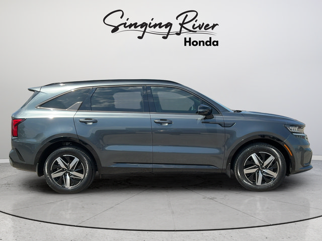 Used 2022 Kia Sorento EX w/ Panoramic Sunroof Package FWD image 8