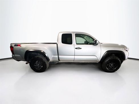 Used 2020 Toyota Tacoma SR w/ SX Package image 28