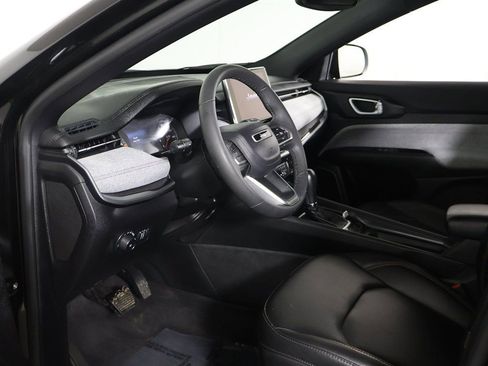 Used 2023 Jeep Compass Latitude image 21