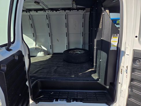 Used 2021 Chevrolet Express 2500 Work Van w/ Driver Convenience Package image 6