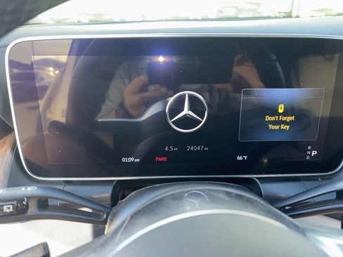 Used 2024 Mercedes-Benz GLC 300 image 16